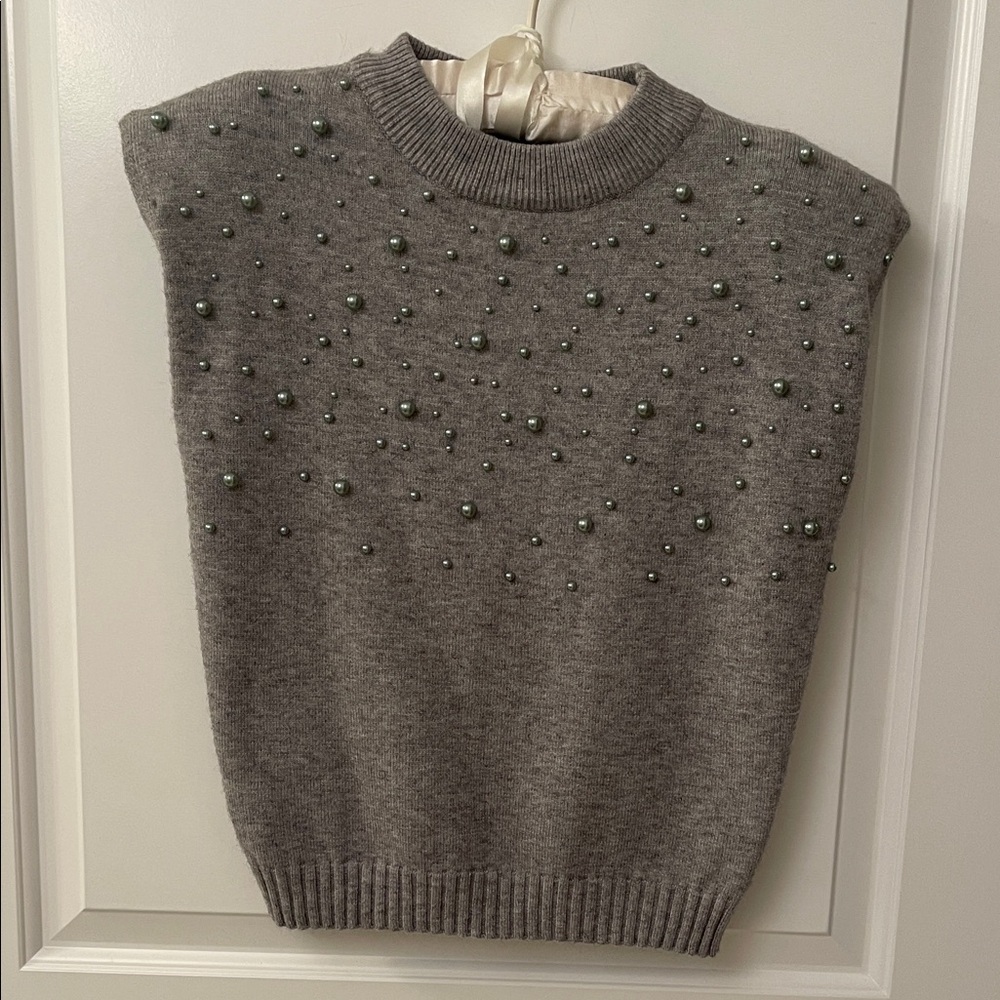 Gray Pearl-Embellished Women's Cropped Sweater/ On 12th